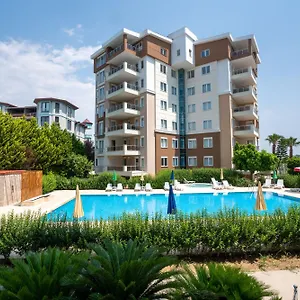 River Park Lara شقة فندقية
